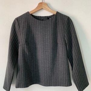 Uniqlo Gray and White Vertical Pinstripe Top